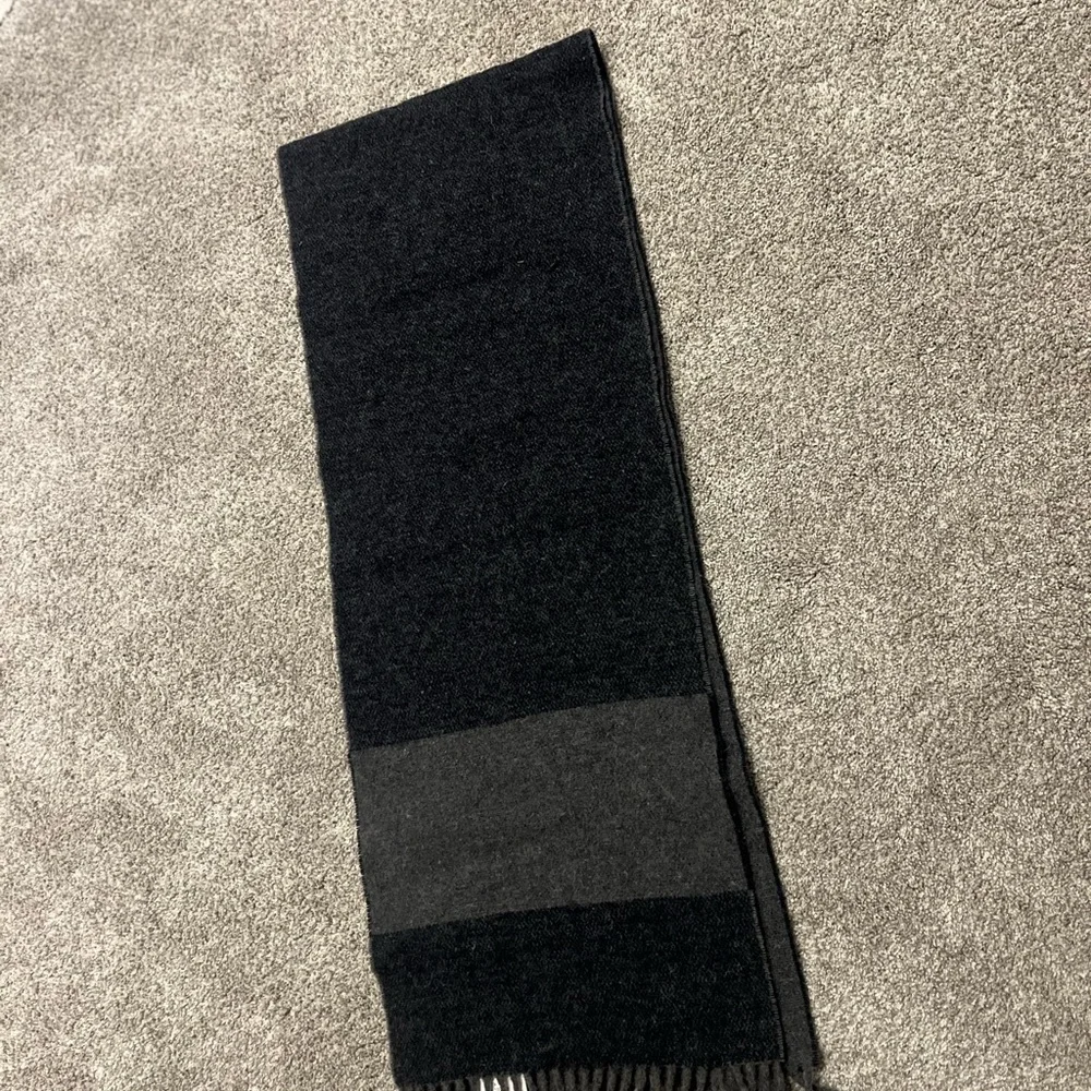 Italian Woolen Treasures 100% Wool Scarf Charcoal Wool Fringe unisex men’s NWT